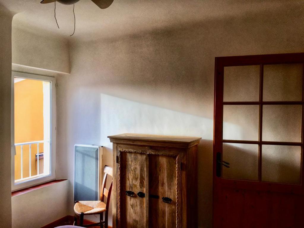 Holiday home La Maison De Lily, Cosy Dans Le Vieux-hyeres, Parking Gratuit *