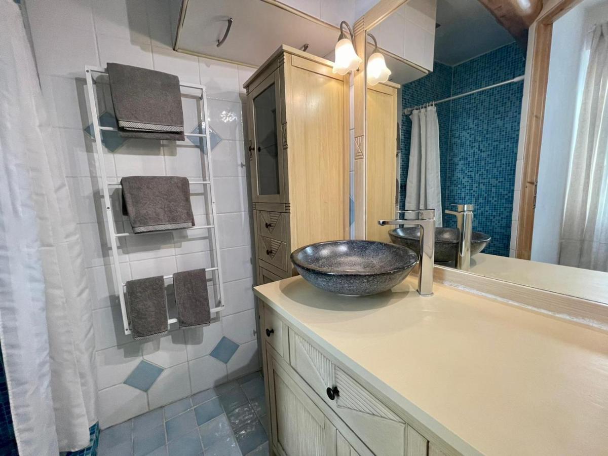Holiday home La Maison De Lily, Cosy Dans Le Vieux-hyeres, Parking Gratuit *