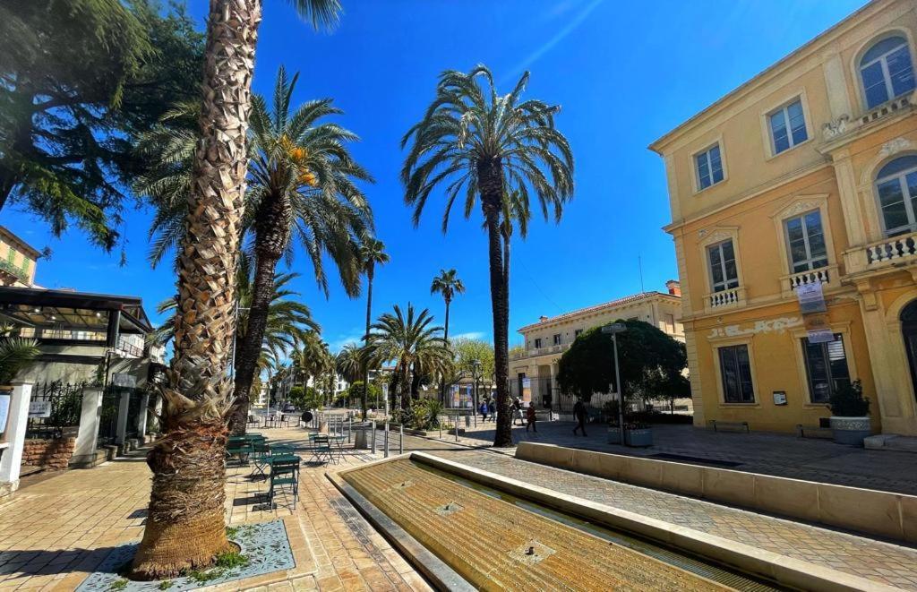 Holiday home La Maison De Lily, Cosy Dans Le Vieux-hyeres, Parking Gratuit Hyeres